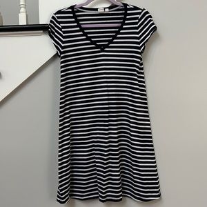 GAP XS navy and white T-shirt dress